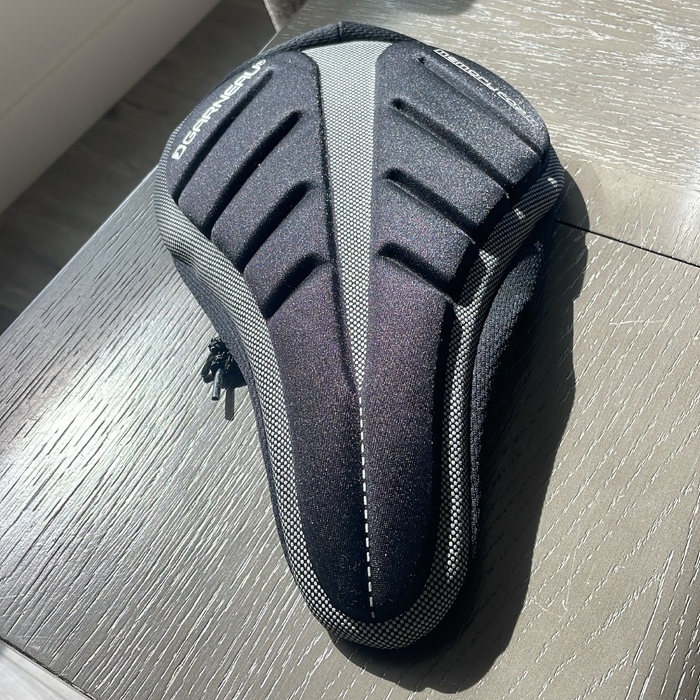 GARNEAU Memory Foam bike seat cover .
